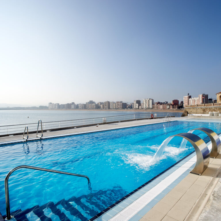 Diseño y asesoría técnica para grandes piscinas